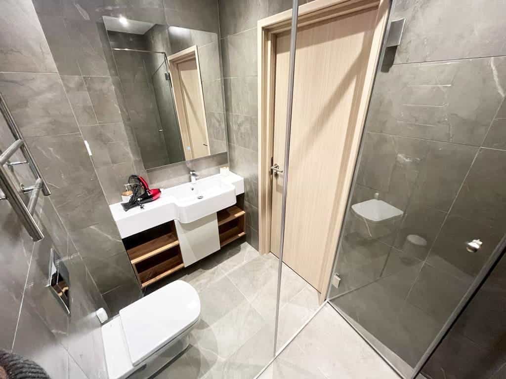 Москва: Klavdiy S Panoramnym Vidom Na Ostrov Mechty I Reku Flat
