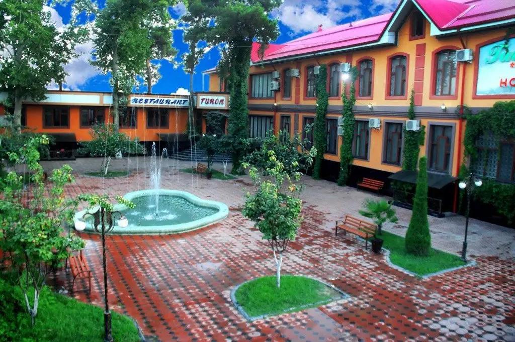 Денау: Turon Hotel