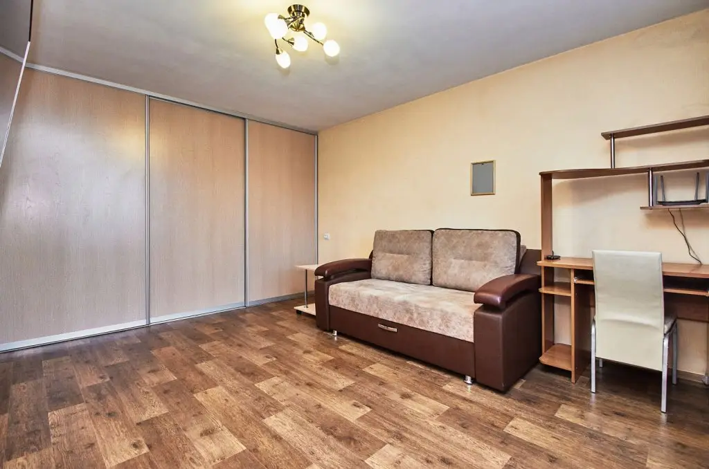 Томск: 2к квартира, ул. Говорова 6