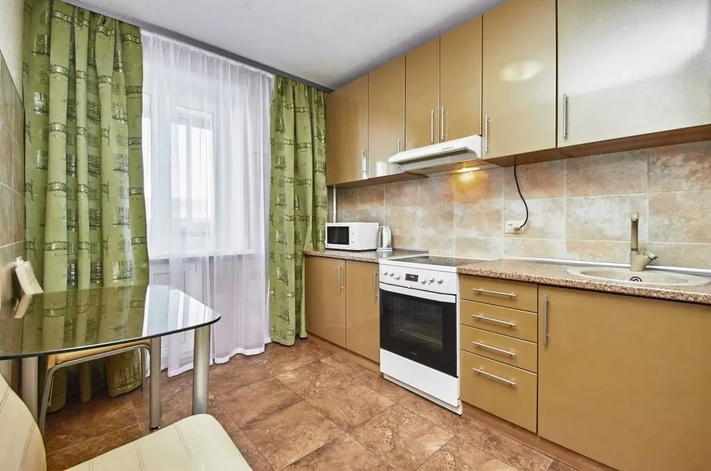 Томск: 2к квартира, ул. Говорова 6