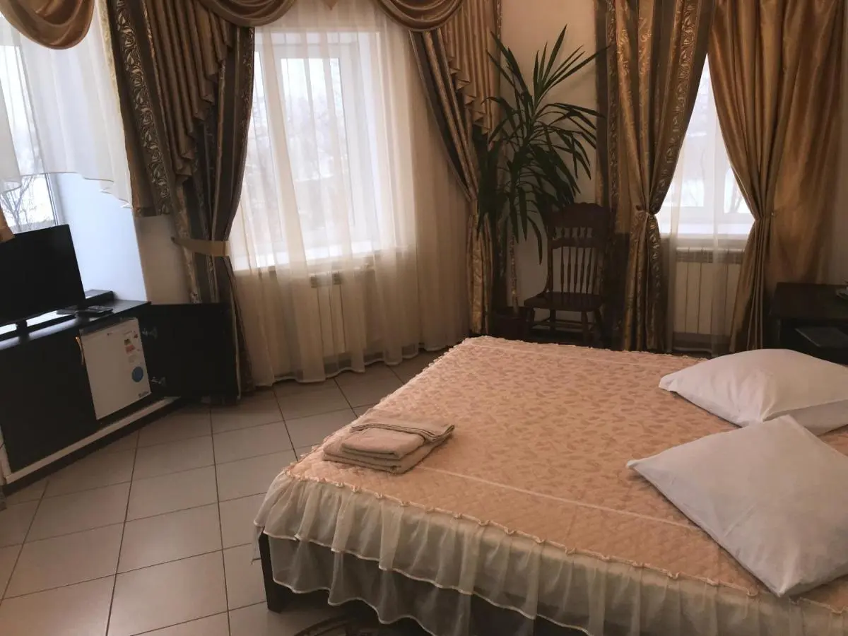 Острогожск: Zamok Hotel