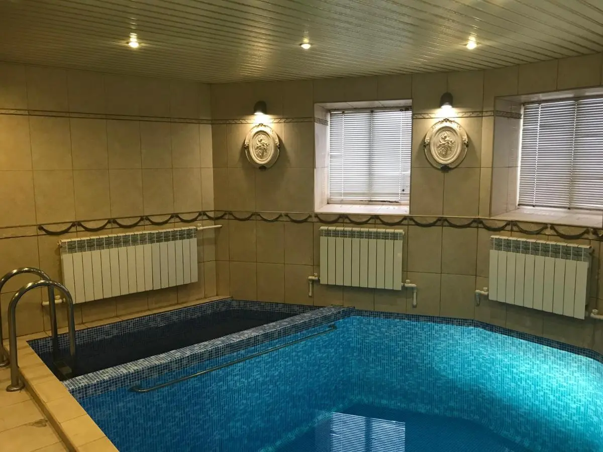 Острогожск: Zamok Hotel
