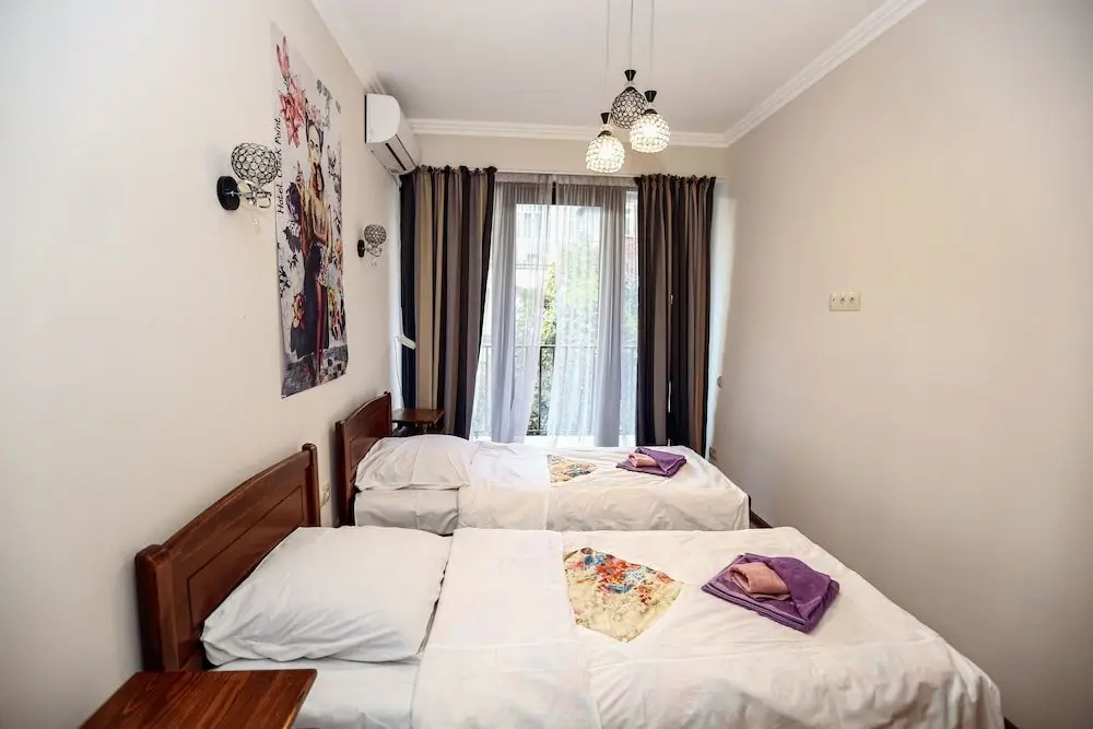 Тбилиси: Three Bedroom apartment near Vake Park