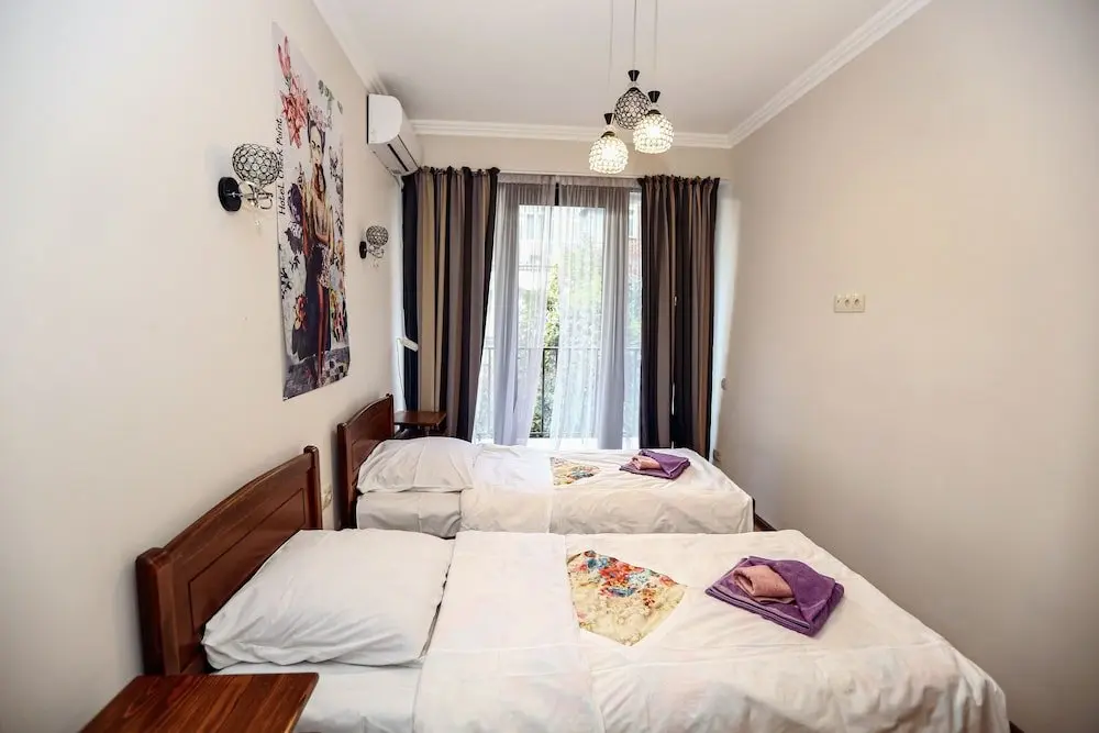 Тбилиси: Three Bedroom apartment near Vake Park