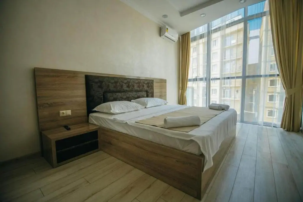 Батуми: Visit the captivating city of Batumi and enjoy the amenities of Batumi Hotel
