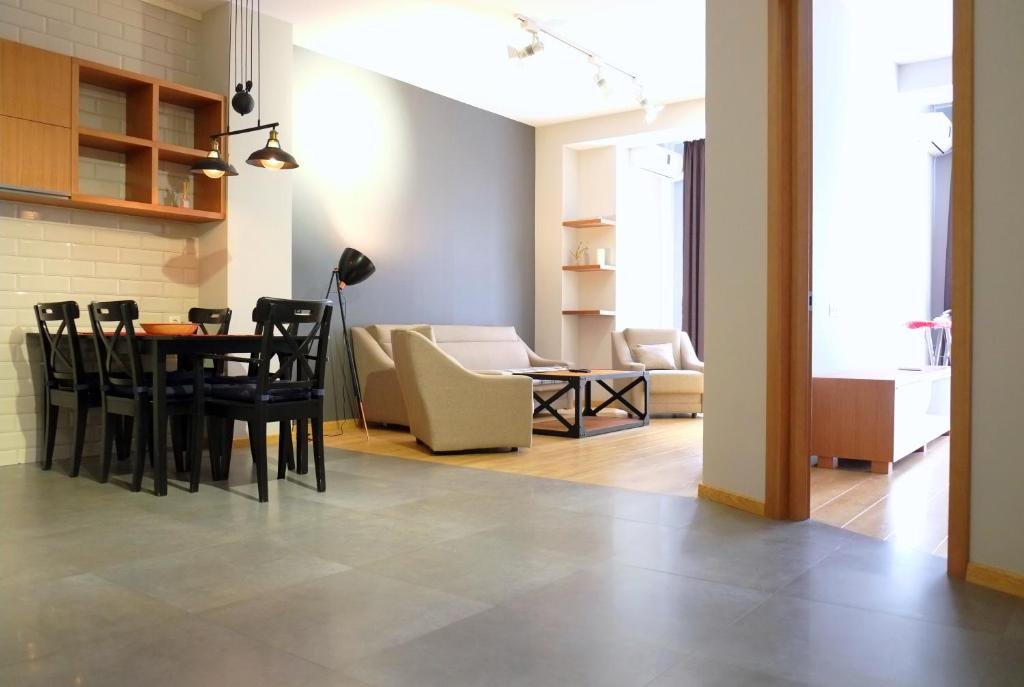 Тбилиси: Wehost-Modern Apartment in Luxury Building