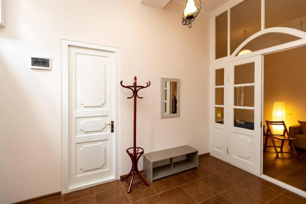 Тбилиси: Wehost Apartment - colorful Old Tbilisi