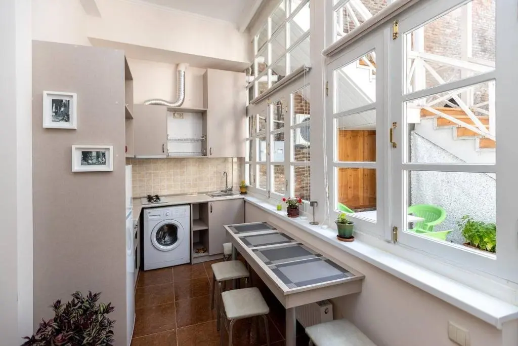 Тбилиси: Wehost Apartment - colorful Old Tbilisi
