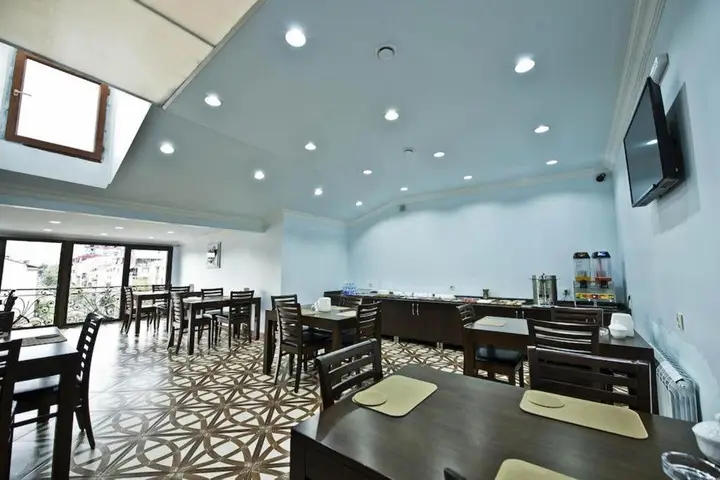 Батуми: Stay At the wonderful Eiffel Hotel wail on vacation in Batumu.