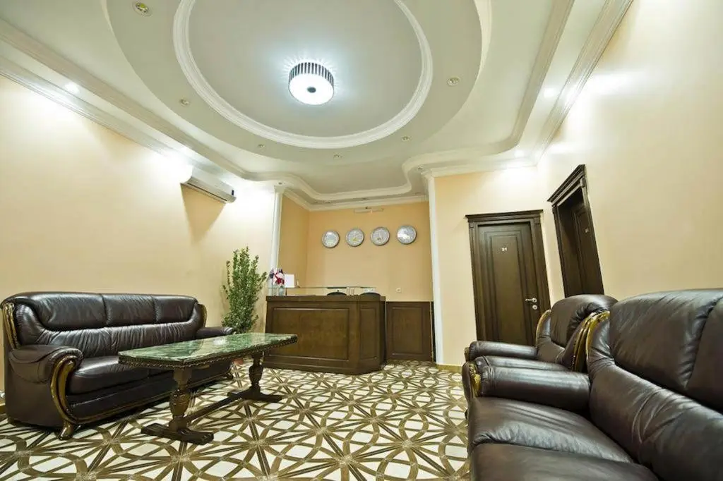 Батуми: Stay At the wonderful Eiffel Hotel wail on vacation in Batumu.