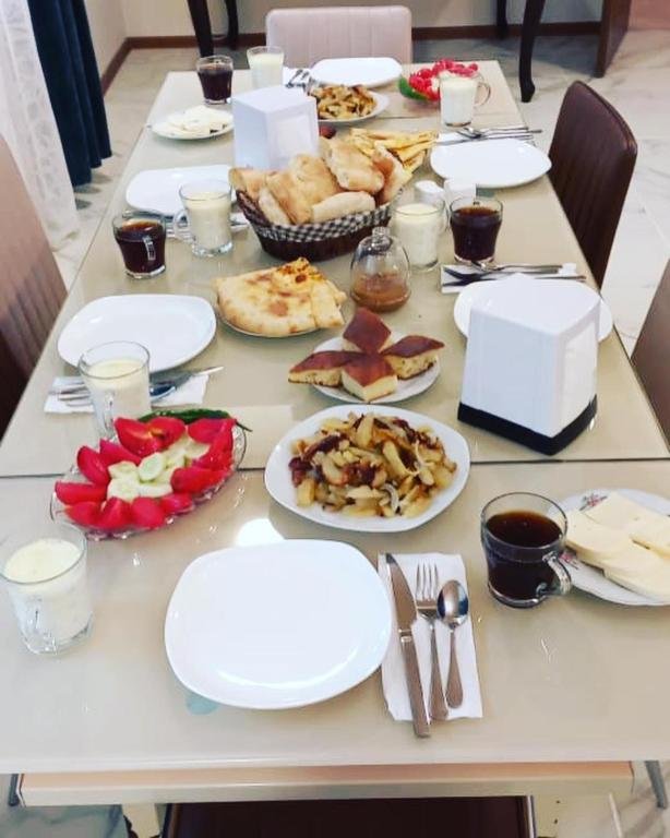 Халде: guest house caucasioni