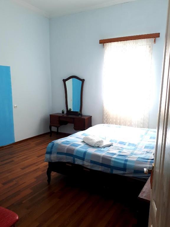 Батуми: Yellow Wall Hostel