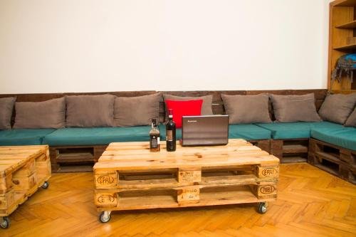 Тбилиси: Woodmood