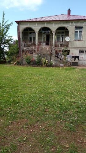 Батуми: Guest House in Sakhalvasho