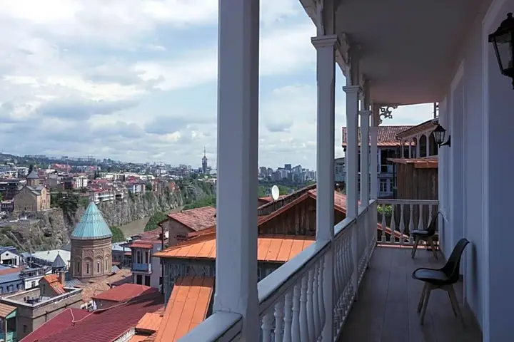 Тбилиси: View and More Hotel