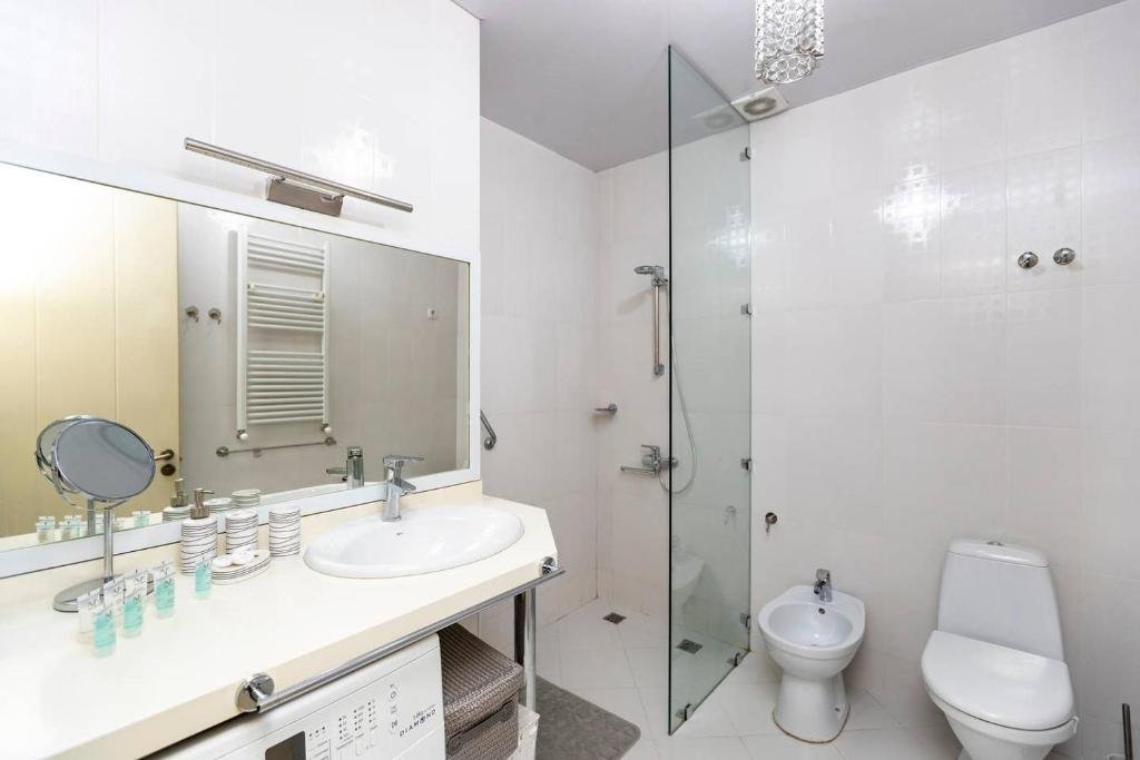 Тбилиси: Cozy and Stylish 1BR Apt In The Heart of Tbilisi