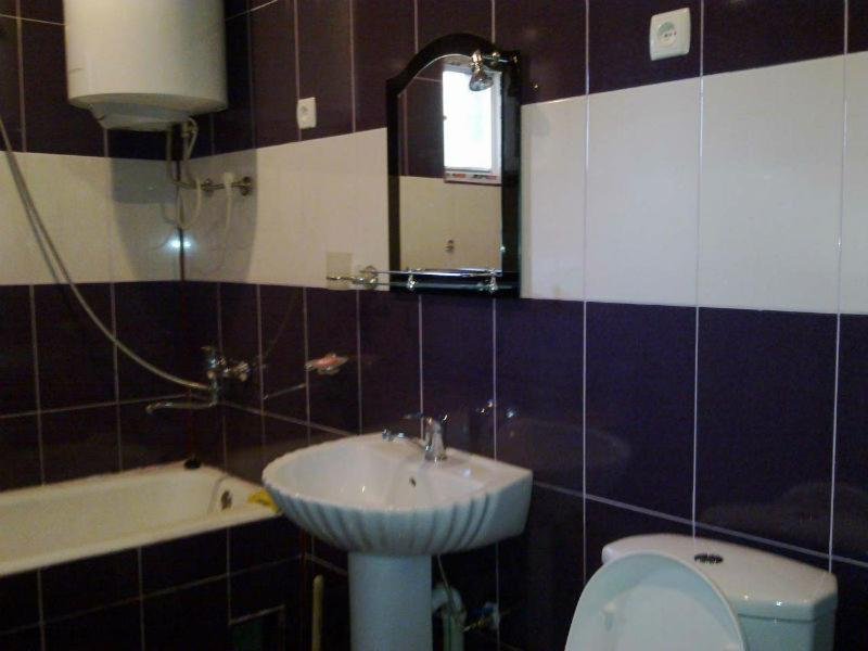 Батуми: For Rent 3-Room Flat