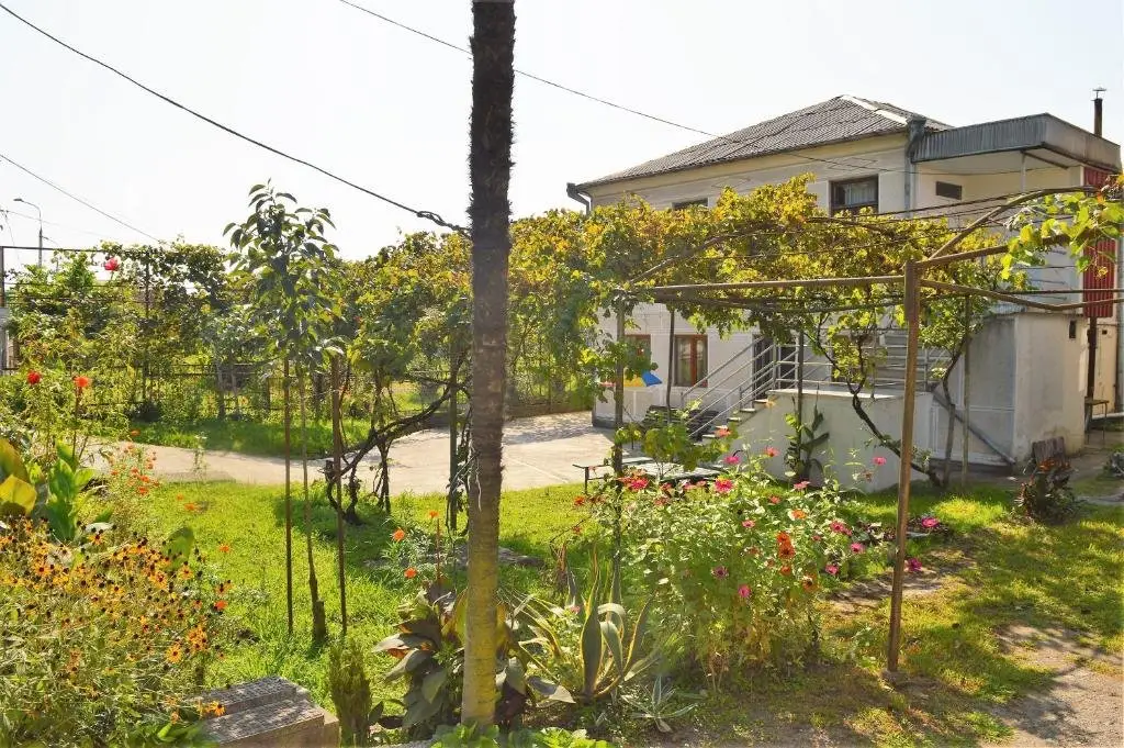 Кобулети: Guest House At Nino's