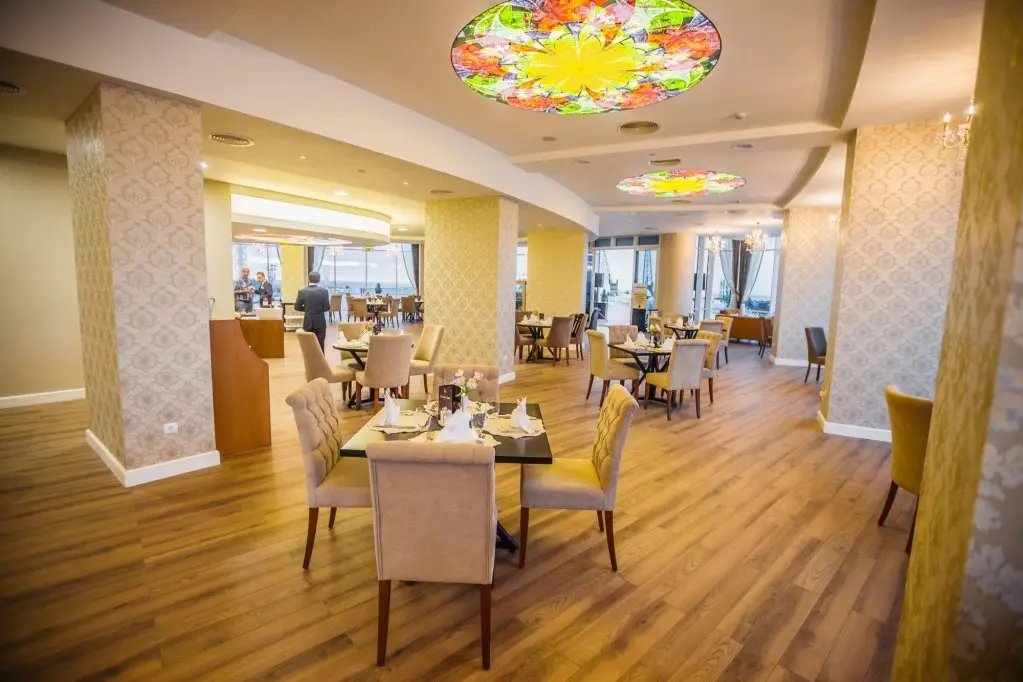 Батуми: Отель JRW Welmond Hotel & Casino Batumi  Travel