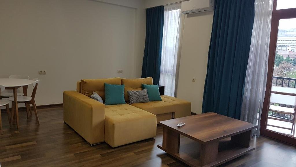 Тбилиси: Flat 14 B