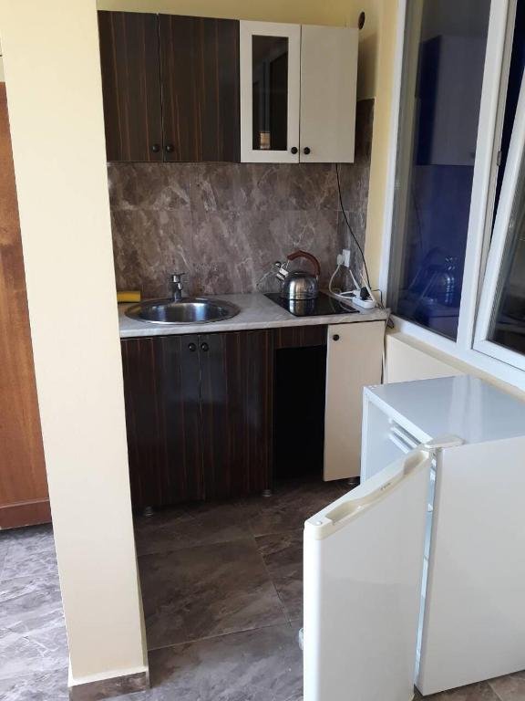 Уреки: Flat 2