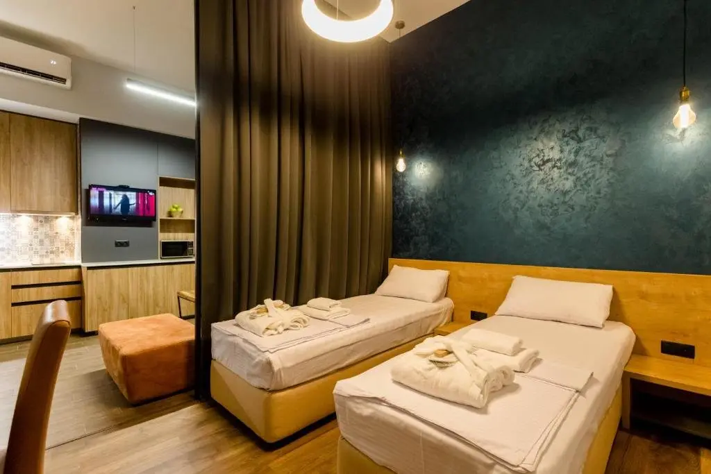 Тбилиси: Galaktion Tabidze Street 2BR Apartment