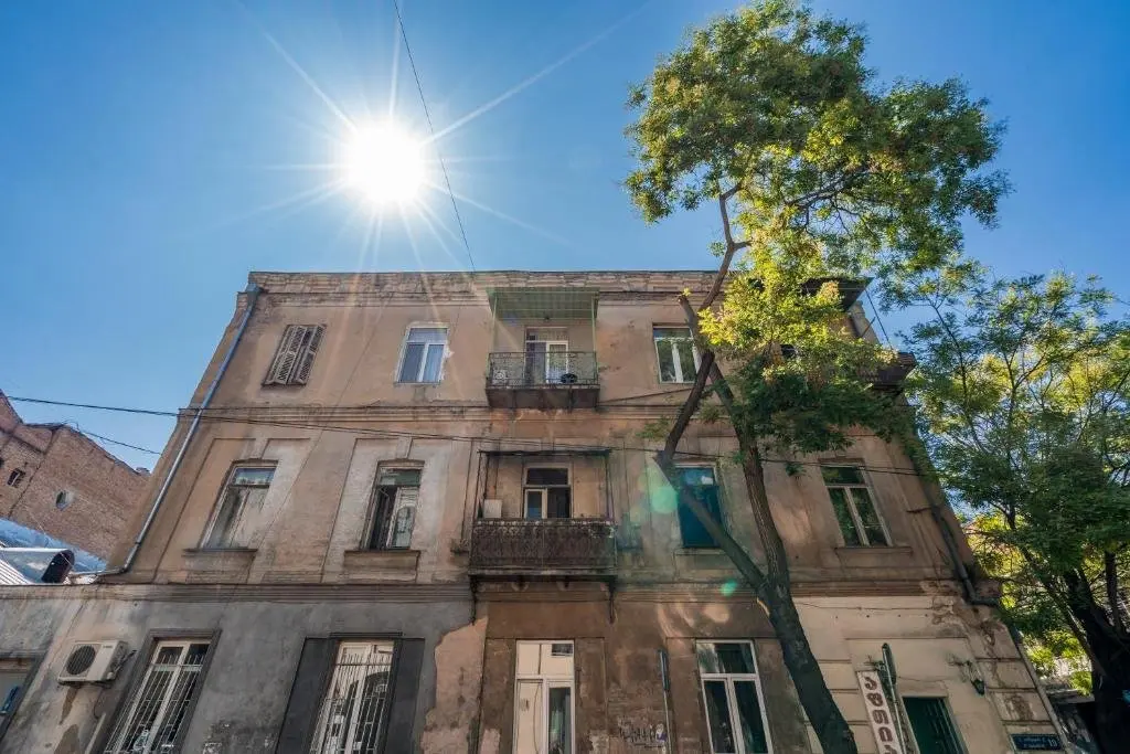 Тбилиси: Flat 18 - 2 BDR apt in the Heart of Old Tbilisi