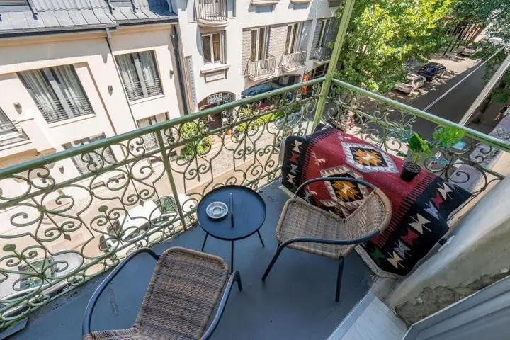 Тбилиси: Flat 18 - 2 BDR apt in the Heart of Old Tbilisi