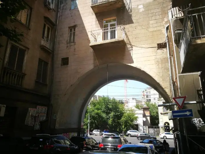 Тбилиси: ?Comfortable Studio near Wine Factory/Rooms hotel?