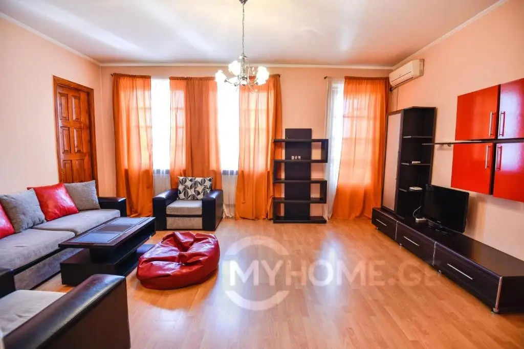 Тбилиси: City Centre 2BR Apartment