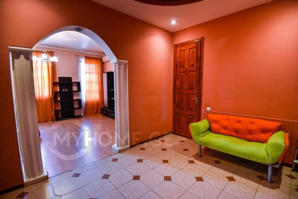 Тбилиси: City Centre 2BR Apartment