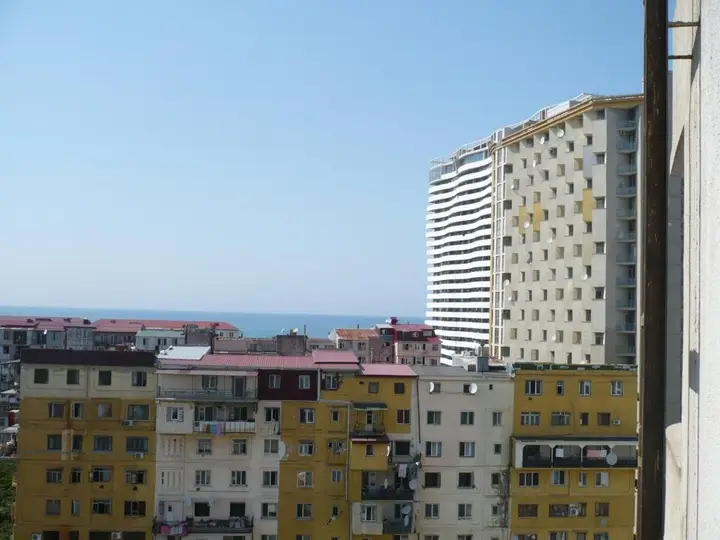Батуми: Erkin 10