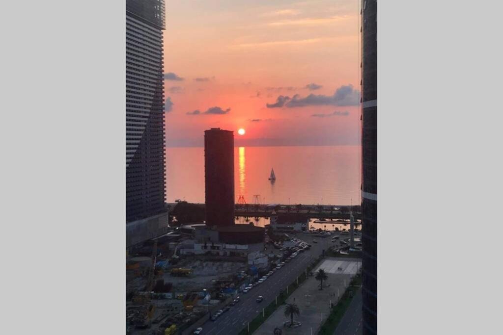 Батуми: Cosy Apartment in New Wave on 30th Floor