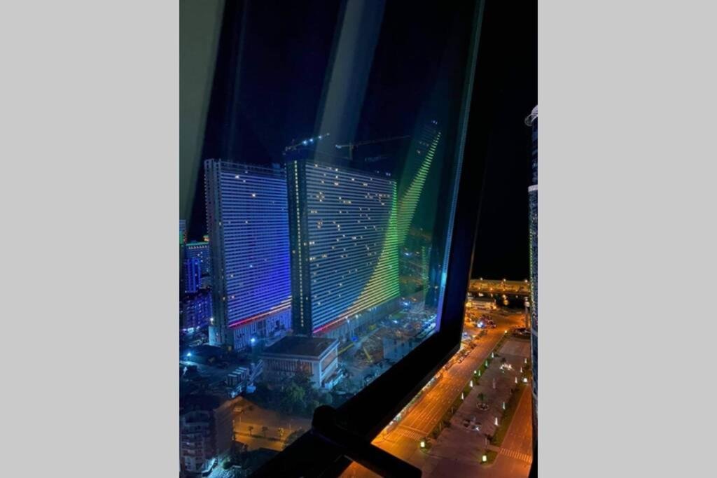 Батуми: Cosy Apartment in New Wave on 30th Floor