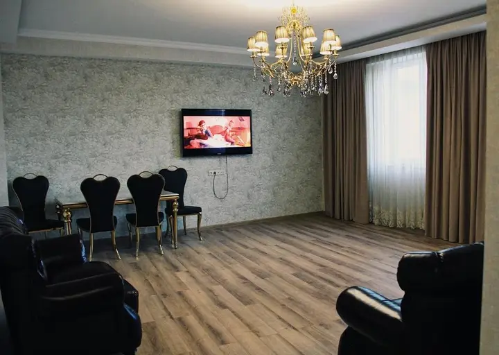 Тбилиси: COZY APARTMENT NeAR PHILARMONIE