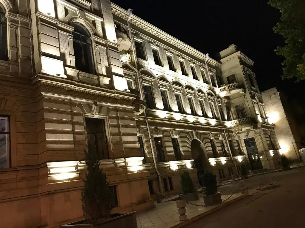 Тбилиси: Dzmebi Zubalashvilebi Street N8