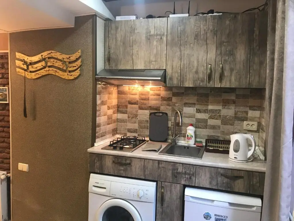 Тбилиси: Dzmebi Zubalashvilebi Street N8