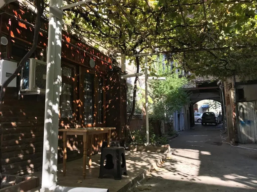Тбилиси: Dzmebi Zubalashvilebi Street N8