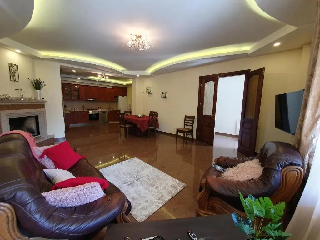 Тбилиси: Cosy House with Private Pool and Barbecue Place