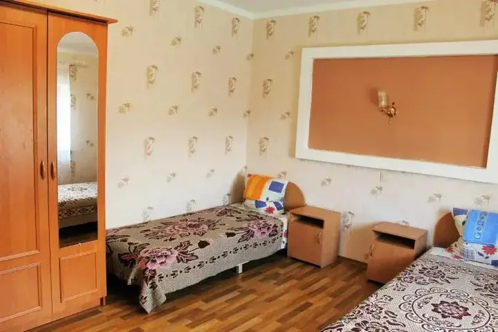 Феодосия: Julia