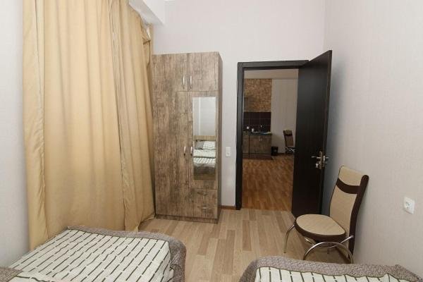 Тбилиси: gio's apartement 02