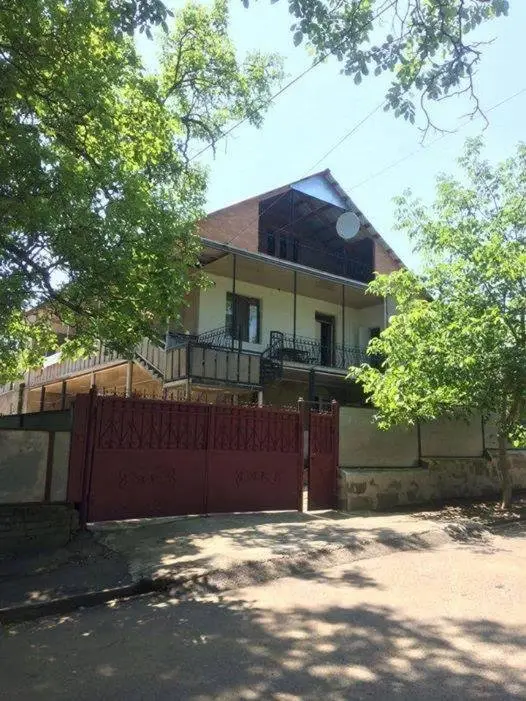 Тбилиси: Eco House in Manglisi