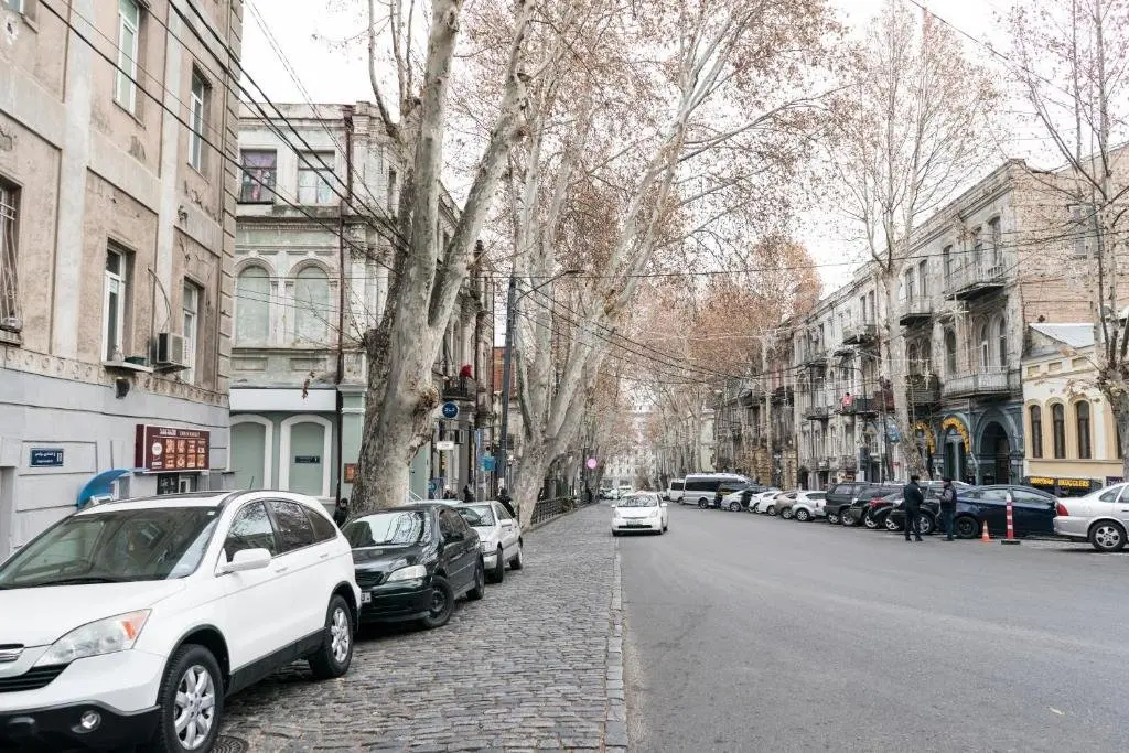 Тбилиси: Elle's Home 1 with Balcony, Old Tbilisi, City Center