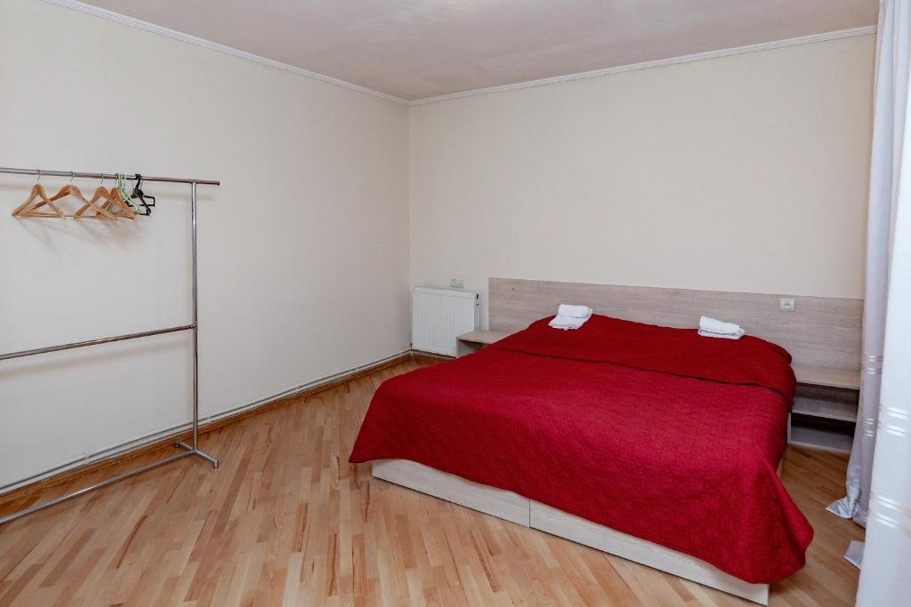 Тбилиси: E. Gabashvili 8