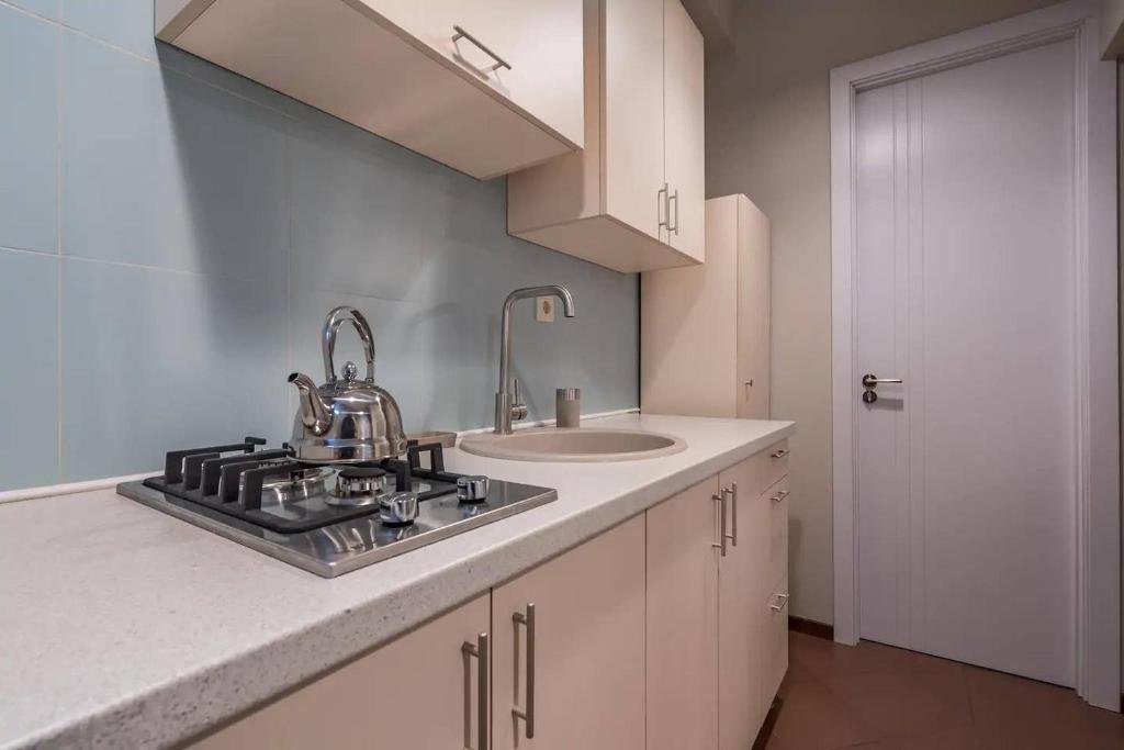 Тбилиси: ?Cozy And Stylish 1br Apt. Near Rustaveli Avenue?