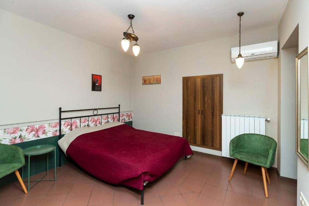 Тбилиси: ?Cozy And Stylish 1br Apt. Near Rustaveli Avenue?