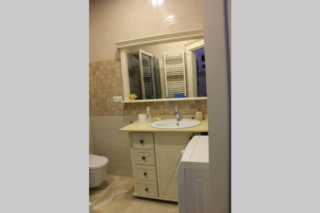 Батуми: Elegant 1-bed room apartment