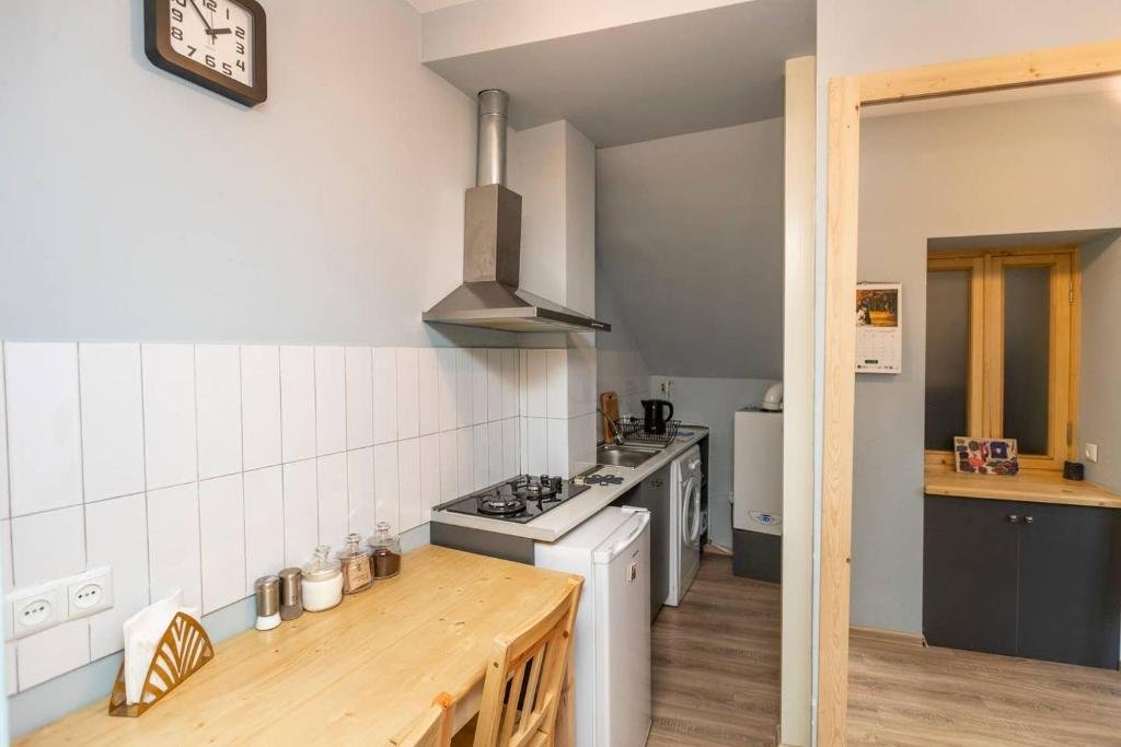 Тбилиси: ?Cozy and Stylish 2BR Apartment On Rustaveli Ave.?