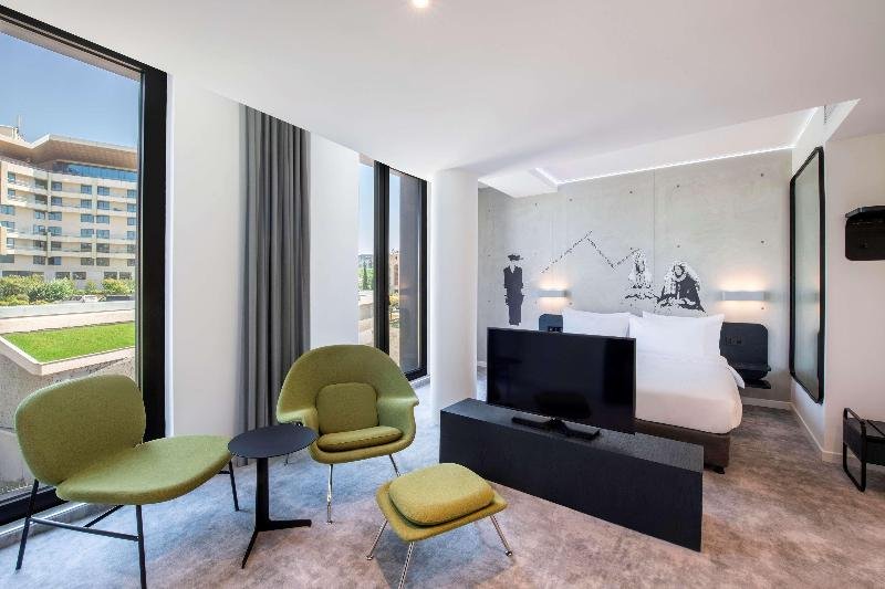 Тбилиси: Golden Tulip Design Tbilisi