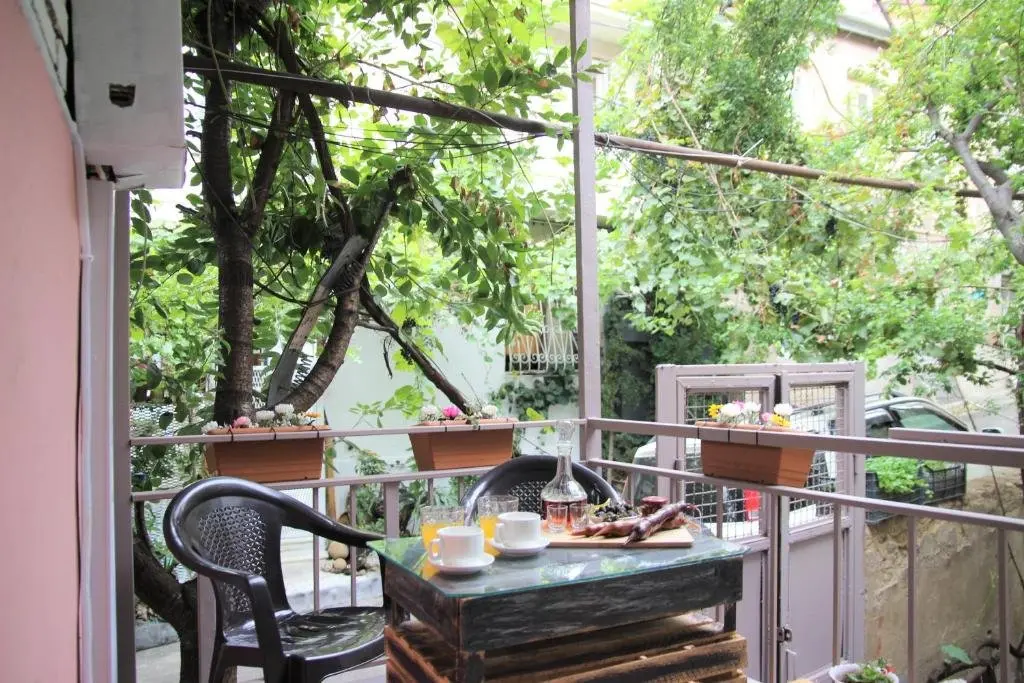 Тбилиси: Guri's Apartment in Old Tbilisi